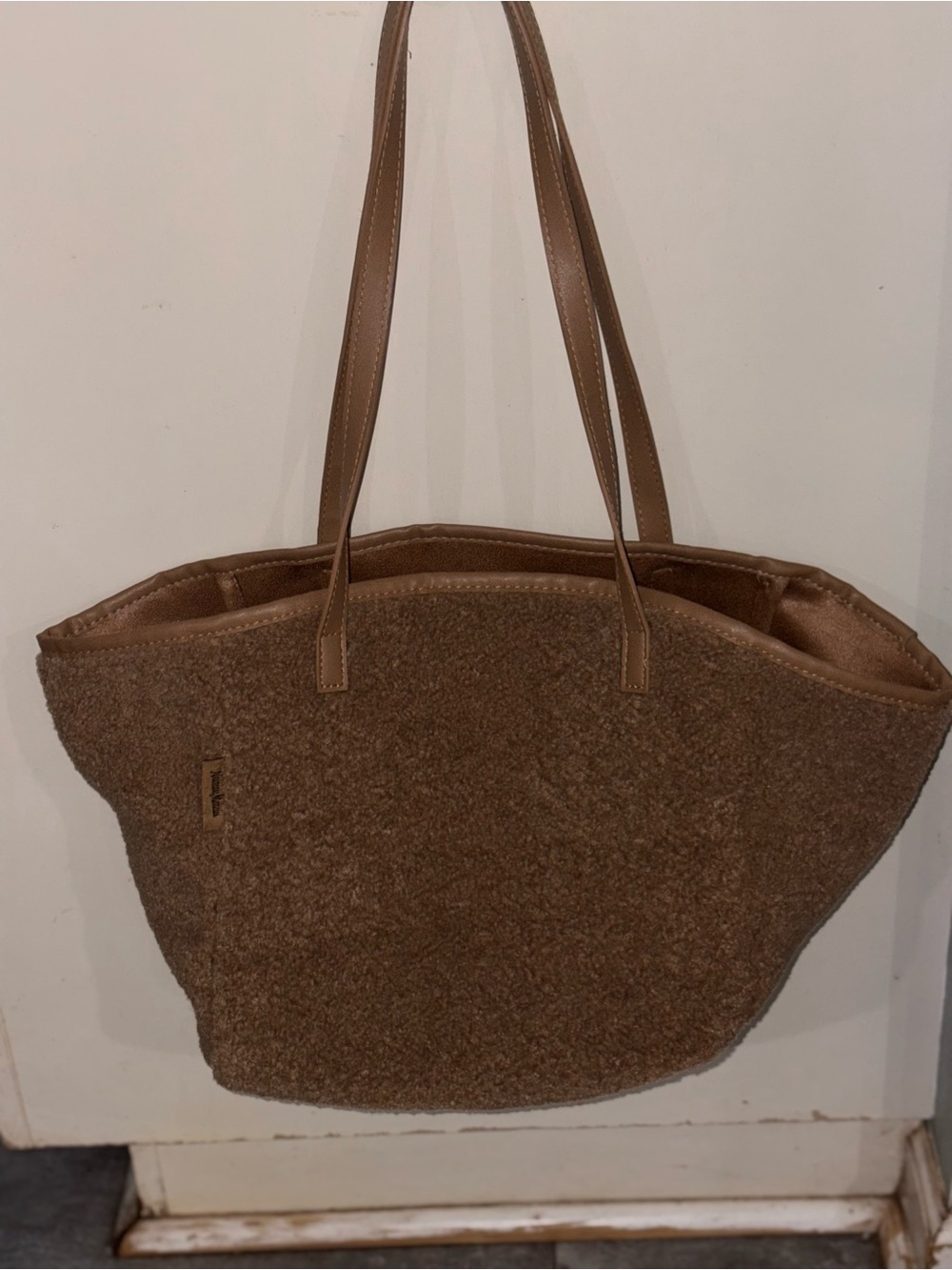 Neman Marcus Teddy shoulder tote Sherpa hand bag faux leather cognac large tote - Picture 5 of 5